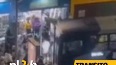 Um ônibus da linha 9211 (Caetano Furquim/Havaí) invadiu a calçada e deixou cerca de quatro pessoas feridas na noite
