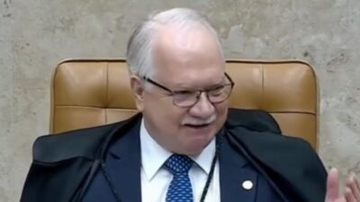 Fachin abre sessão do STF sem mencionar troca de mensagens entre Vorcaro e Moraes