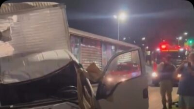 Assaltante rouba pequeno caminhão, colide com veículo durante fuga, deixa 2 pessoas feridas e é contido por populares na Antônio Carlos, em BH