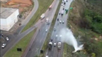 Lava-jato de graça com água da Copasa?