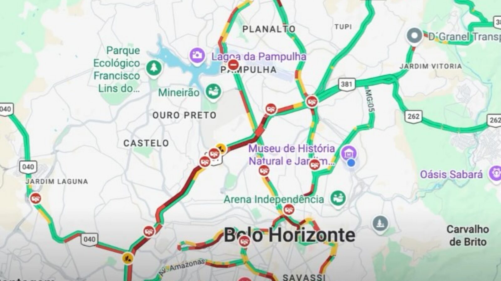 Quarta-feira começa com chuva e trânsito complicado em quase todas as regiões de Belo Horizonte